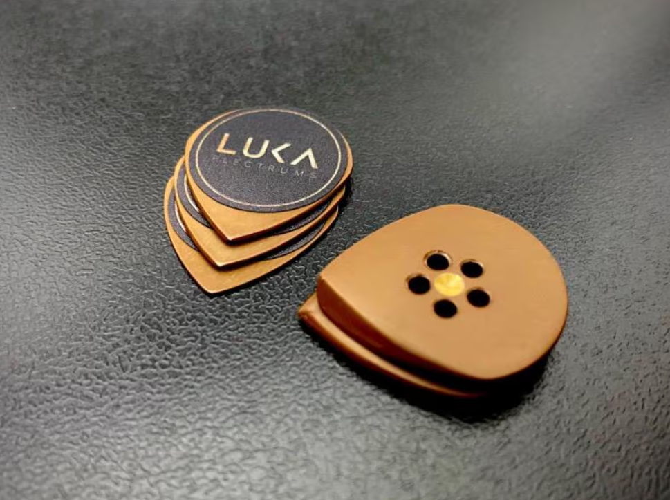 The Vespel „Ultralight Picks“ Custom Series