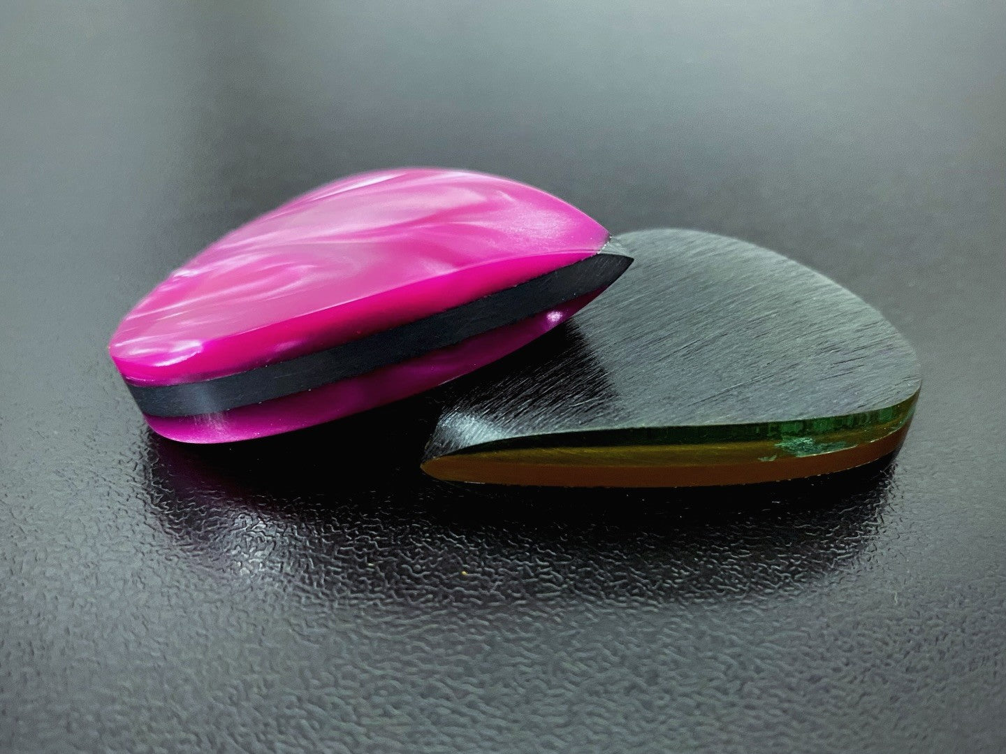 Ergonomic Guitar Pick – 3-Layer Teardrop, Vespel, PEEK-CF, Custom Acrylics