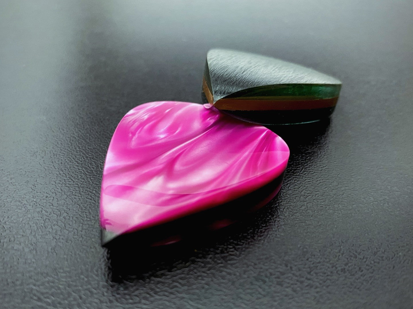 Ergonomic Guitar Pick – 3-Layer Teardrop, Vespel, PEEK-CF, Custom Acrylics