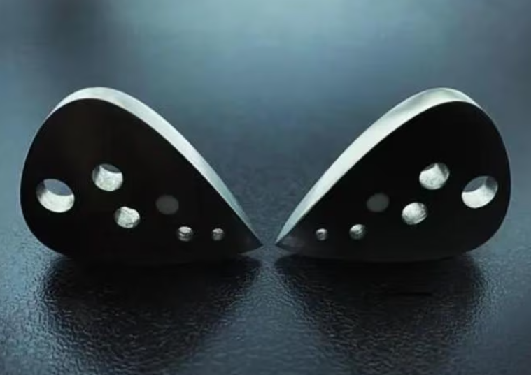 Handcrafted Titanium Teardrop Guitar Plectrum – Unbreakable, Bright Sound Pick