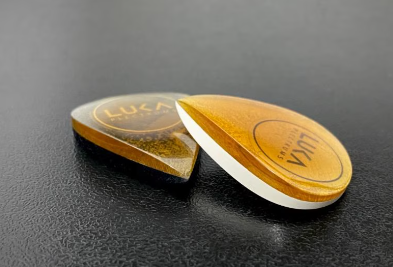 Handmade Teardrop Guitar Pick – Ultem PEEK Hybrid Plectrum