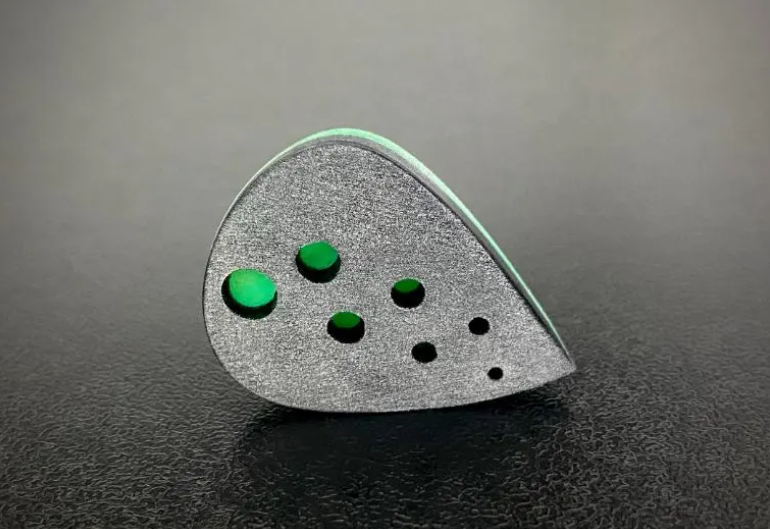 6mm Thick Teardrop Guitar Plectrum, Black Green UHMWPE Pick, Grip Holes