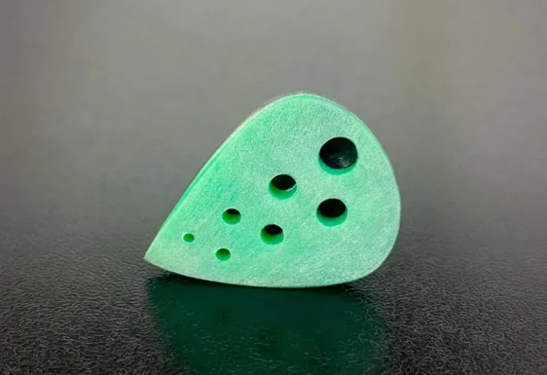 6mm Thick Teardrop Guitar Plectrum, Black Green UHMWPE Pick, Grip Holes