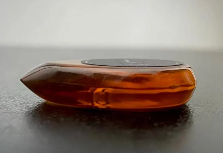 Handcrafted Amber Ultem Jazz Guitar Pick – Thick Plectrum for Guitarists