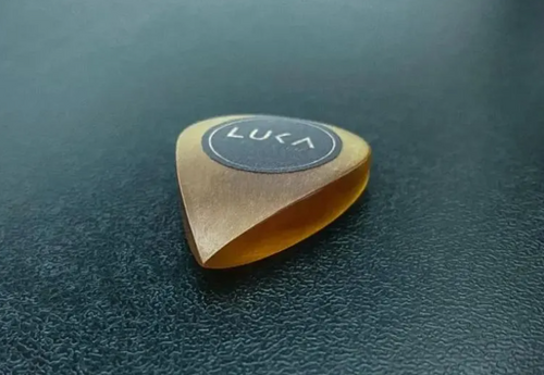 Amber Ultem Teardrop Guitar Pick – Thick, Precision, Grip
