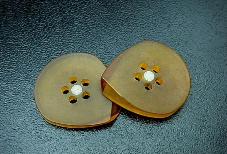 Modern Amber Ultem Guitar Pick – Jazz Shape, Glowing Material