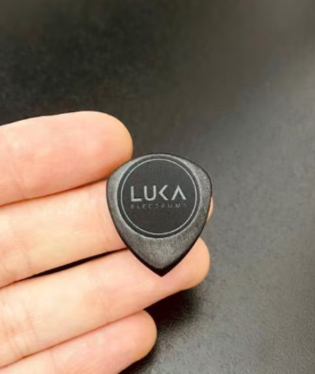 Flow Guitar Pick – Durable UHMWPE, Black/Green Colors