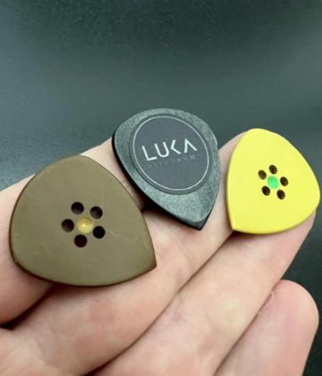Flow Guitar Pick – Durable UHMWPE, Black/Green Colors