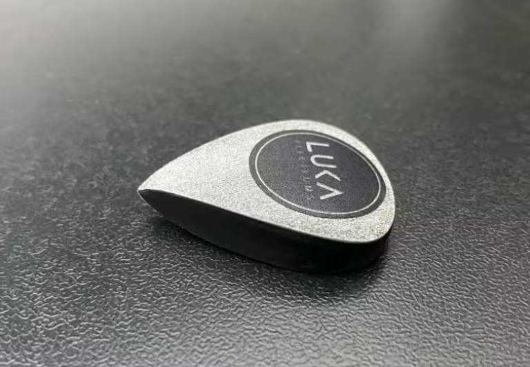 Black UHMWPE Teardrop Guitar Pick – Durable Guitarist Tool