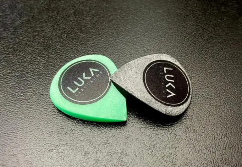 6mm Thick Jazz Guitar Pick – UHMWPE Material, Enhanced Grip, Warm Tone