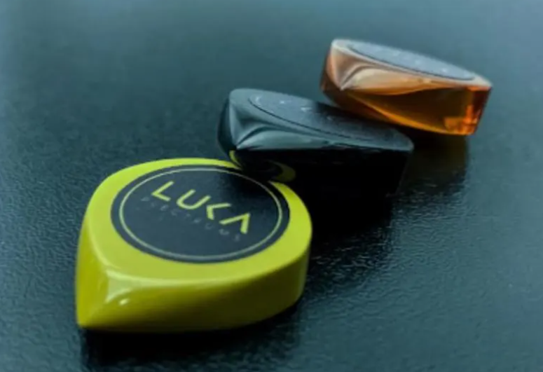 Button Jazz Guitar Pick – Torlon, PEEK, Ultem Plastic
