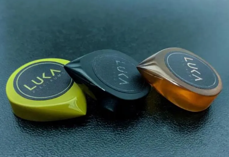 Button Jazz Guitar Pick – Torlon, PEEK, Ultem Plastic