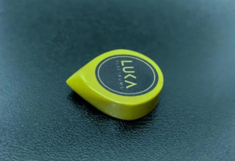 Button Jazz Guitar Pick – Torlon, PEEK, Ultem Plastic