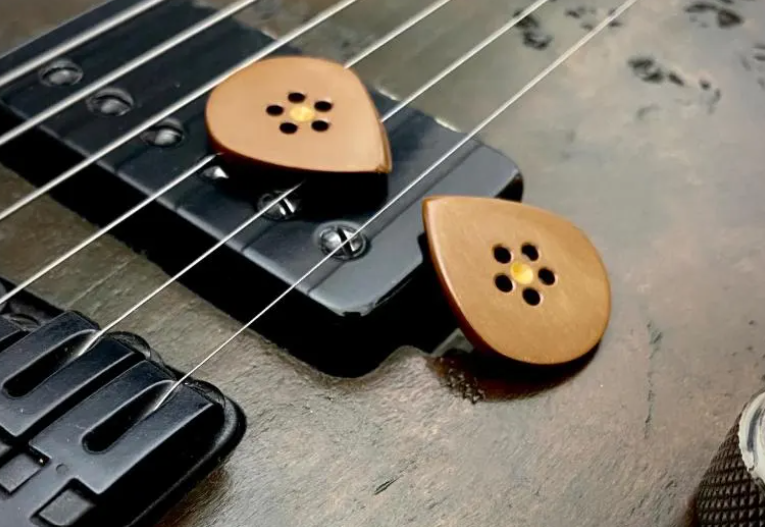 Vespel Guitar Pick – Jazz, Flow, Triangle Shapes – 1mm 1.5mm 2mm – Golden Button Grip & Speed Bevel Options