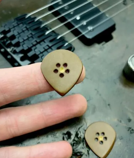 Vespel Guitar Pick – Jazz, Flow, Triangle Shapes – 1mm 1.5mm 2mm – Golden Button Grip & Speed Bevel Options