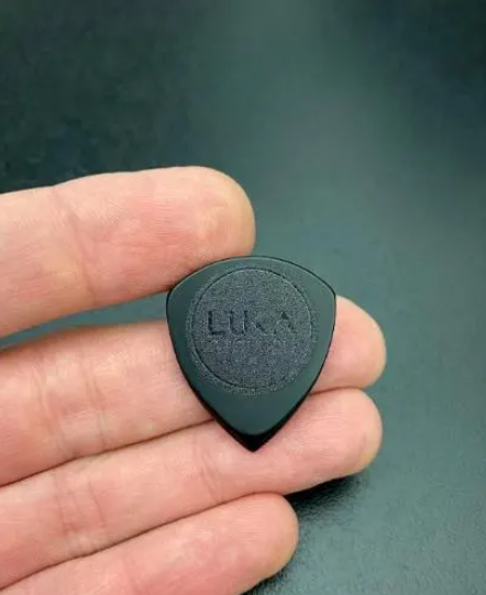 Black Beige PEEK Jazz Flow Guitar Pick – High Performance Grip, Precision Tool