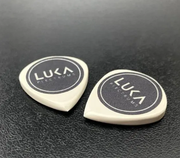 Handcrafted White PEEK Jazz Flow Guitar Pick – High Performance Grip, Precision Tool