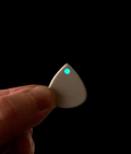 Glow-in-the-Dark PEEK Guitar Pick – White, Black, Beige, Fluorescent Material