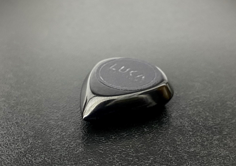 PEEK Jazz Guitar Pick – Modern Black Performance Tool