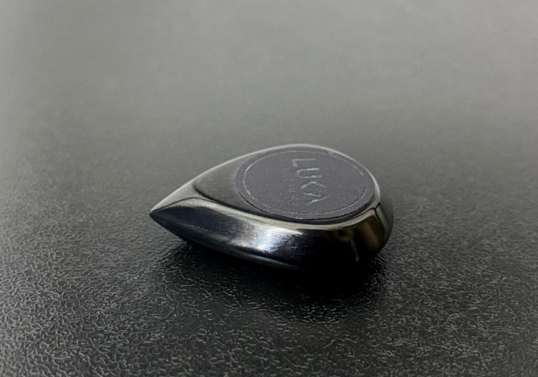 PEEK Jazz Guitar Pick – Modern Black Performance Tool