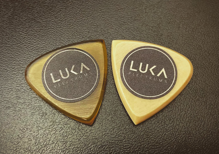 Handcrafted Hybrid Guitar Pick: PEEK or ULTEM Plastic, Dual-Tip Design