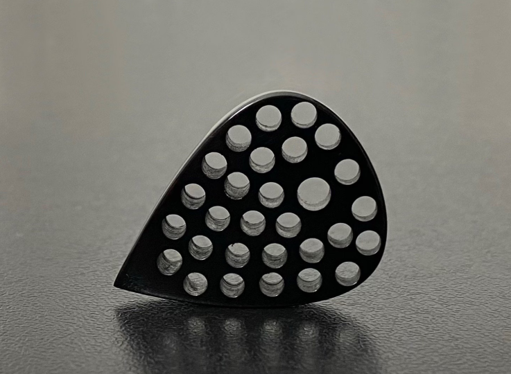 PEEK Guitar Pick – Hollow Teardrop, Modern Performance Plectrum