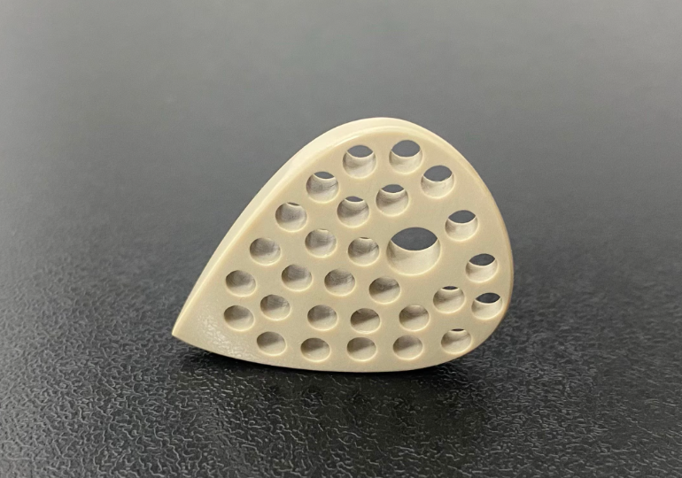 PEEK Guitar Pick – Hollow Teardrop, Modern Performance Plectrum
