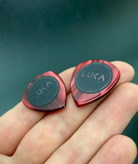 Handcrafted Kirinite Guitar Picks – Flow Shape Acrylic Plectrum (Choose Color)