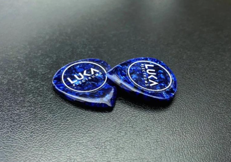 Handgefertigte Kirinite Gitarrenplektren – Plektrum aus Acryl in Flow-Form (Farbe wählbar)