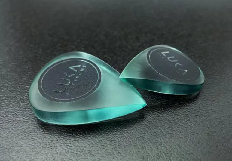 Kirinite Teardrop Guitar Pick – Transparent Acrylic Plectrum