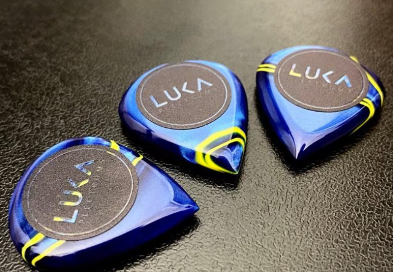Royal Blue Jazz Guitar Plectrum, Kirinite Acrylic, Handcrafted 5mm Thickness