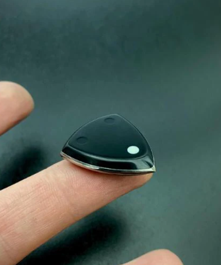 Raven Trinity - Titanium PEEK Guitar Pick – Hybrid Tone, Flow Shape, Handcrafted for Speed Picking