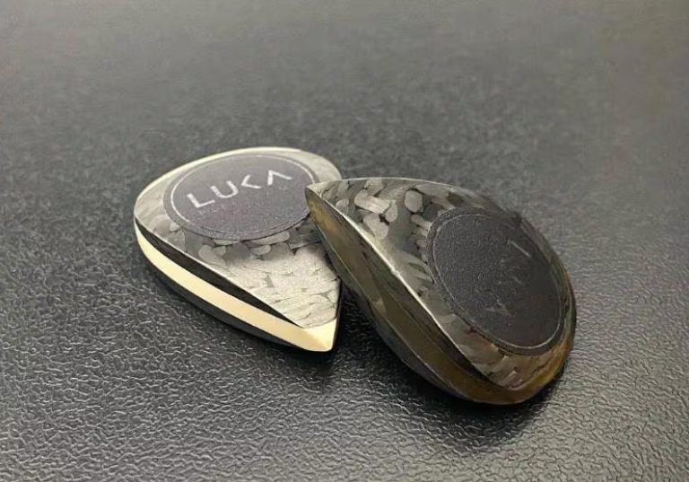 Carbon Fiber Ultem Peek Teardrop Guitar Pick – Luka Hybrid Plectrum
