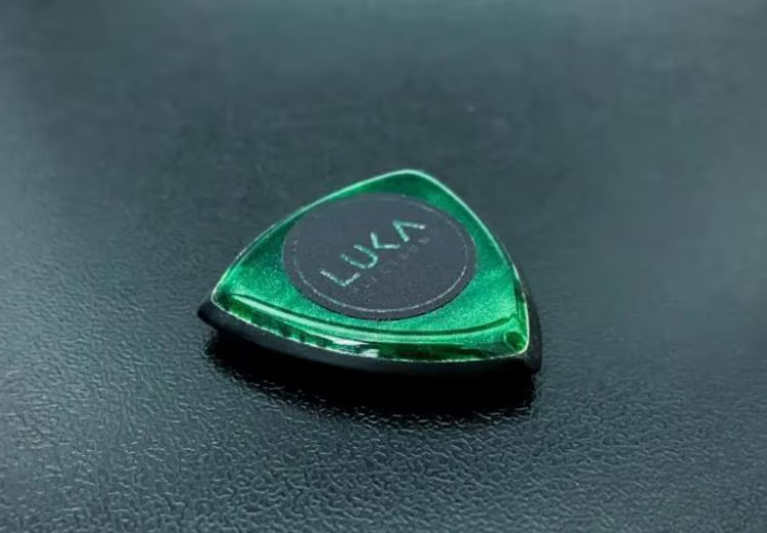 Green Kirinite UHMWPE Triangle Guitar Pick – Durable Guitarist Gift