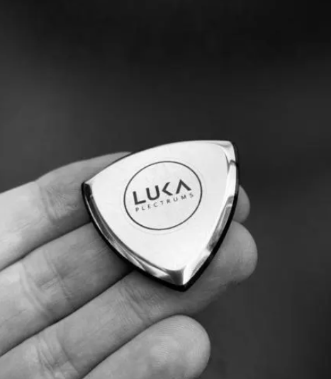 High-Tech Aluminum Guitar Pick – PEEK/TORLON/UHMWPE Material Options