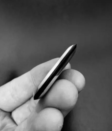 High-Tech Aluminum Guitar Pick – PEEK/TORLON/UHMWPE Material Options