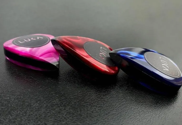 Triple Layer Kirinite PEEK Teardrop Guitar Pick