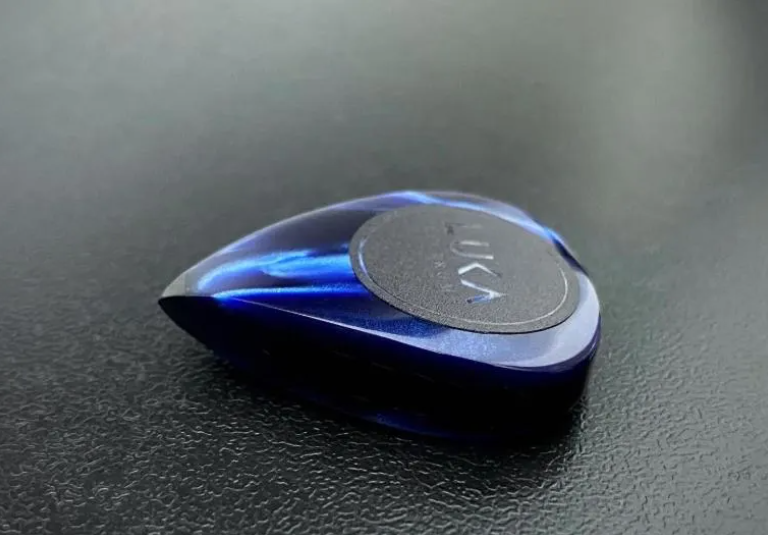 Triple Layer Kirinite PEEK Teardrop Guitar Pick
