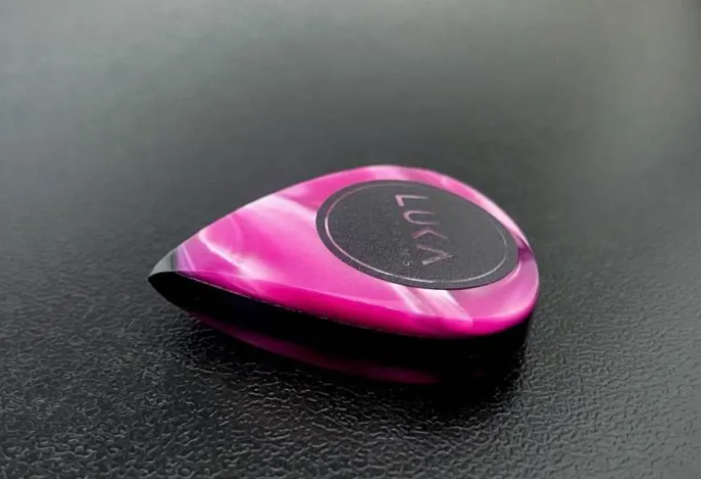 Triple Layer Kirinite PEEK Teardrop Guitar Pick