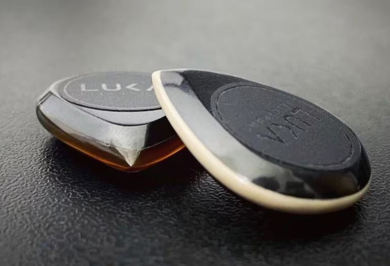 Triple Layer Jazz Guitar Pick – PEEK ULTEM UHMWPE TORLON Material, Enhanced Grip, Durable Sound