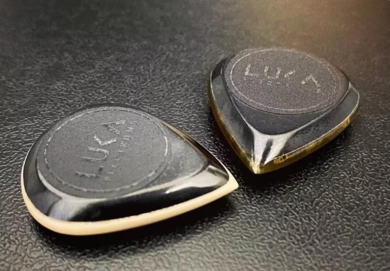 Triple Layer Jazz Guitar Pick – PEEK ULTEM UHMWPE TORLON Material, Enhanced Grip, Durable Sound