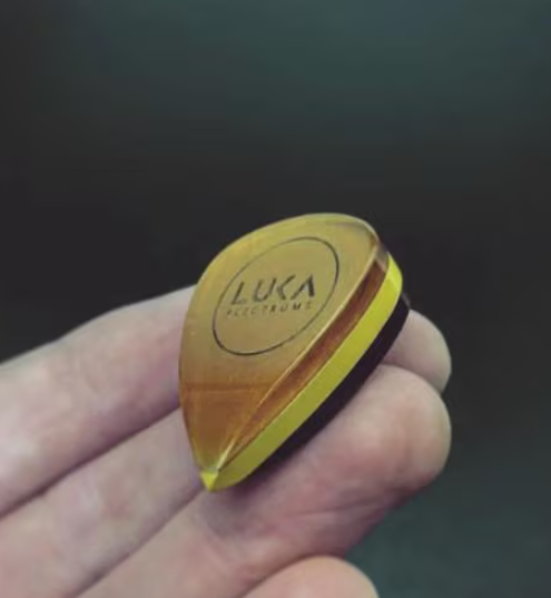 Teardrop Guitar Pick: Torlon Ultem Hybrid Plectrum