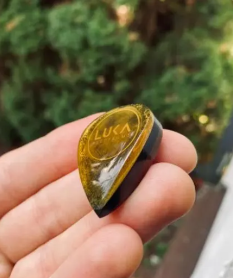 Layered Teardrop Guitar Pick – Ultem with PEEK or UHMWPE Core
