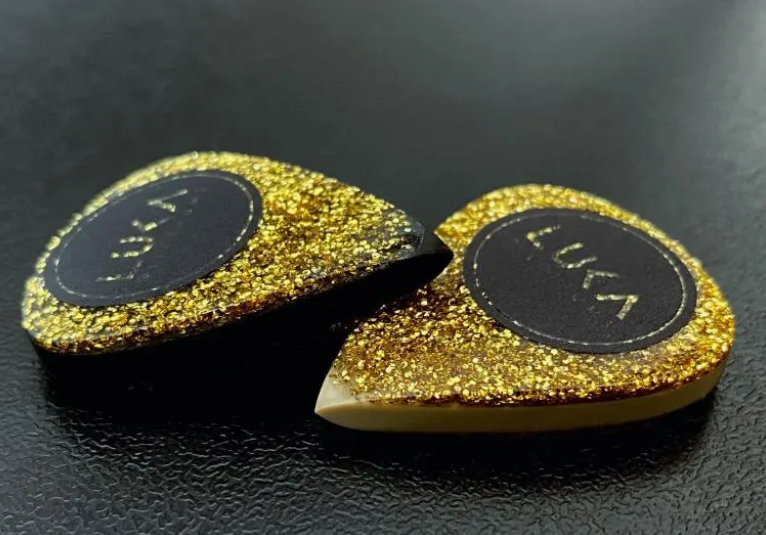 Gold Triple Teardrop Guitar Pick – Kirinite Stardust | PEEK | UHMWPE | Torlon | Ultem Plectrum