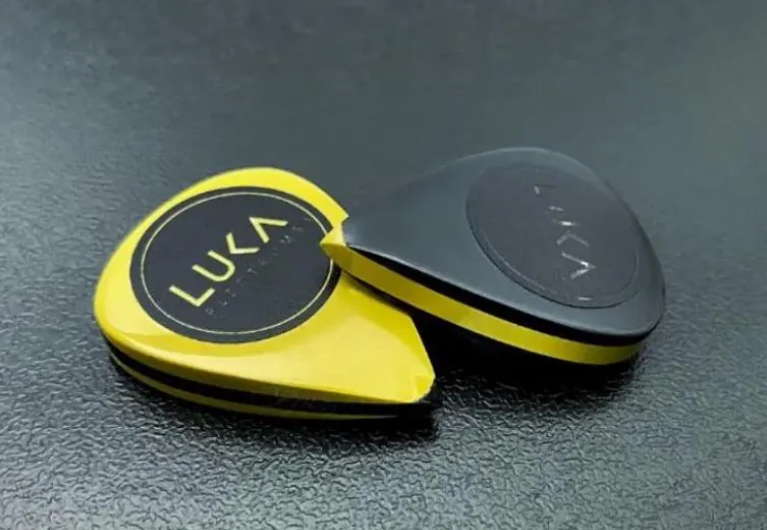 PEEK Torlon Vespel Teardrop Guitar Pick – Durable Hybrid Material Plectrum