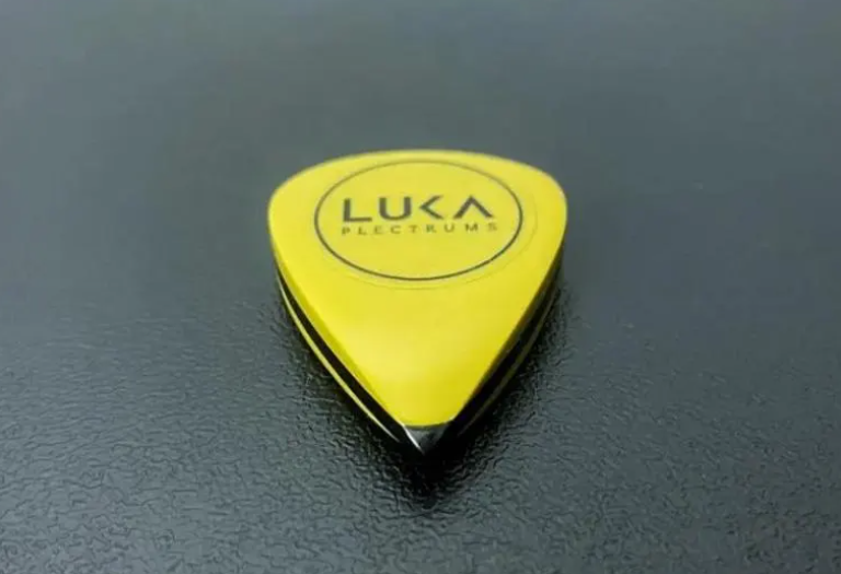 PEEK Torlon Vespel Teardrop Guitar Pick – Durable Hybrid Material Plectrum