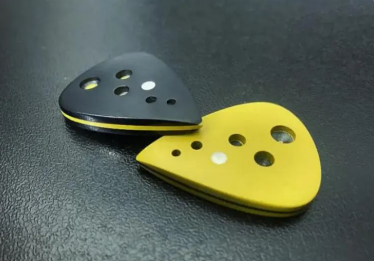 Teardrop Guitar Pick – Torlon PEEK Vespel Hybrid, Grip Holes, Professional Tone