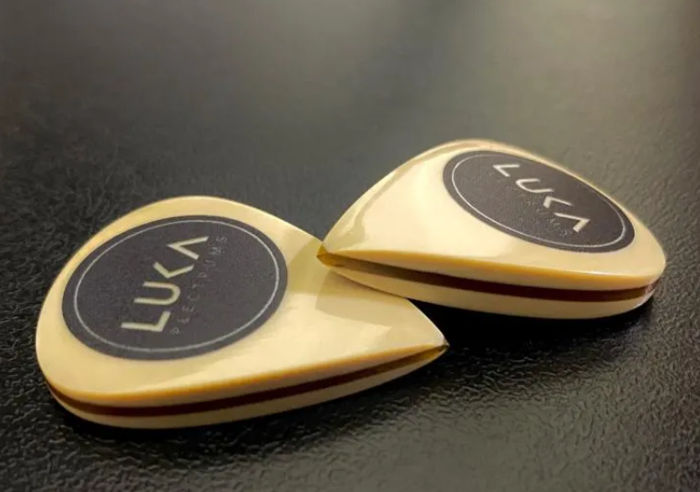 Teardrop Guitar Pick – Layered PEEK ULTEM Plectrum
