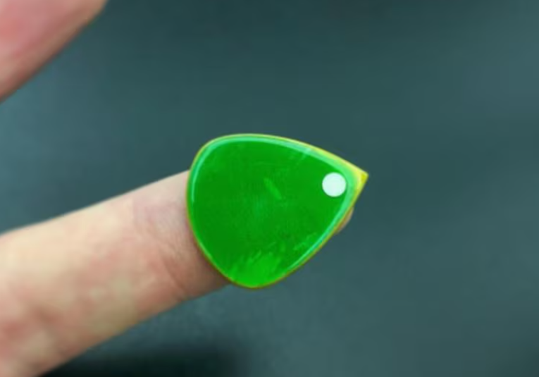 Modern Guitar Pick – Triple Layer Torlon Kirinite, Attack Jazz Shape