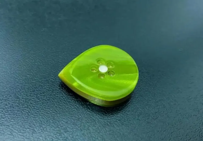 Modern Button Jazz Guitar Pick – Kirinite Torlon Hybrid Plectrum